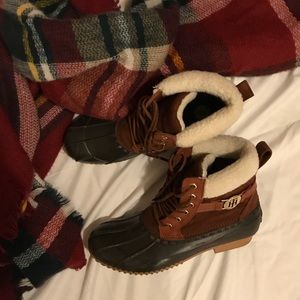 💥💥💥Tommy Hilfiger Duck Boots! 💥💥💥